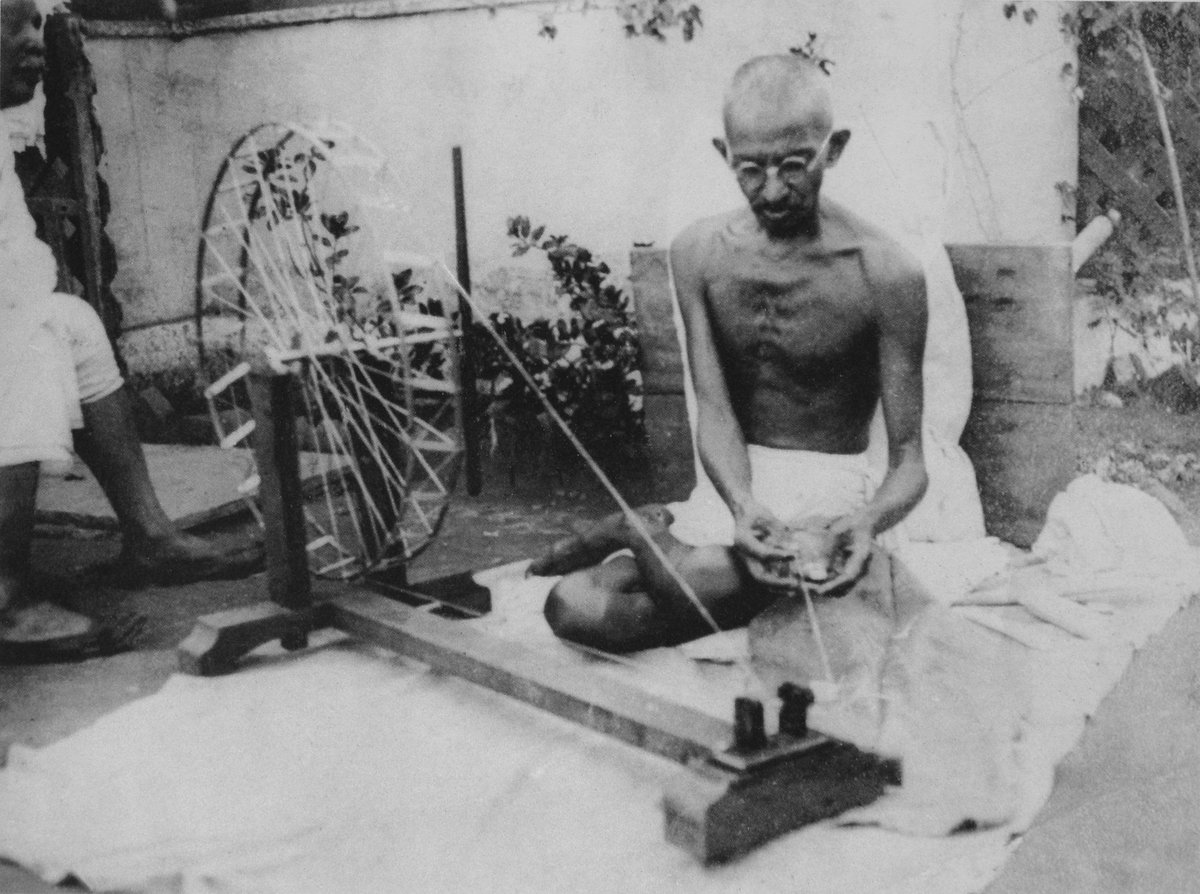 This is What Mahatma Gandhi Looked Like  in 1925 