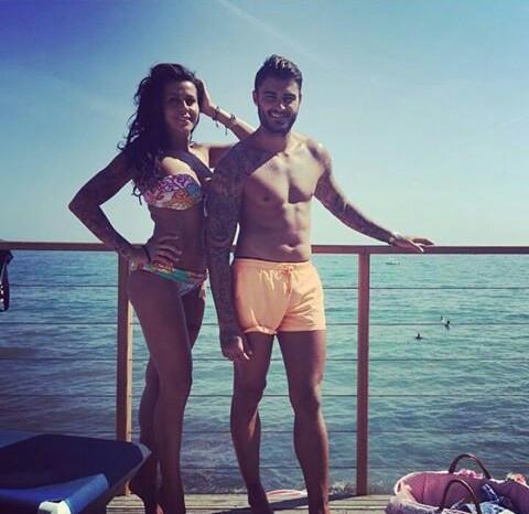 SourceThibault's tweet photo. #PHOTO : @thibaultmiami , @Shannakress83 , @VivianSecret8 , @EddySS7 et @AnaisCSS7 cet après-midi à la plage http://t.co/RcFeLvyeW4