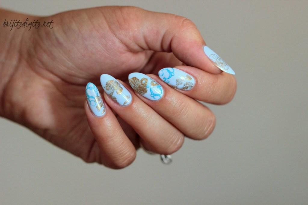 OMD3 Nail Art Challenge – Fish #OMD3nails brijitsdigits.net/2015/07/14/omd…