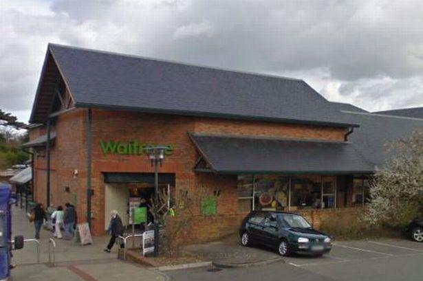 berkshire_live's tweet photo. "I need skin products, razor blades and cash" - bizarre robbery in Twyford Waitrose http://t.co/5hTnC9tX37 http://t.co/Ko2Im4uCKN