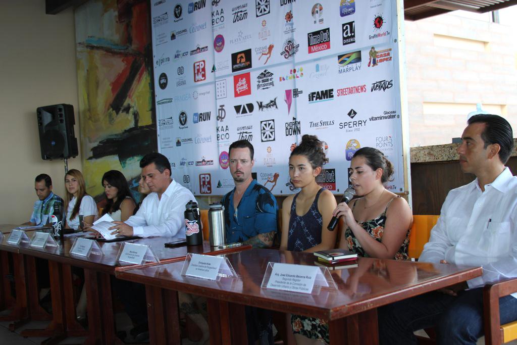 ahoraqroo's tweet photo. Todo listo para el Sea Walls: Murals for Oceans en #Cozumel @PangeaSeed @alynnpaint @WeAre_WAD @MunicipioCZM http://t.co/C97JHwiXw7