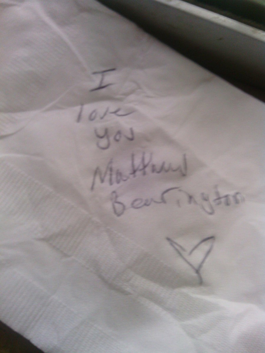 DroopyToaster's tweet image. Yep. She's a keeper