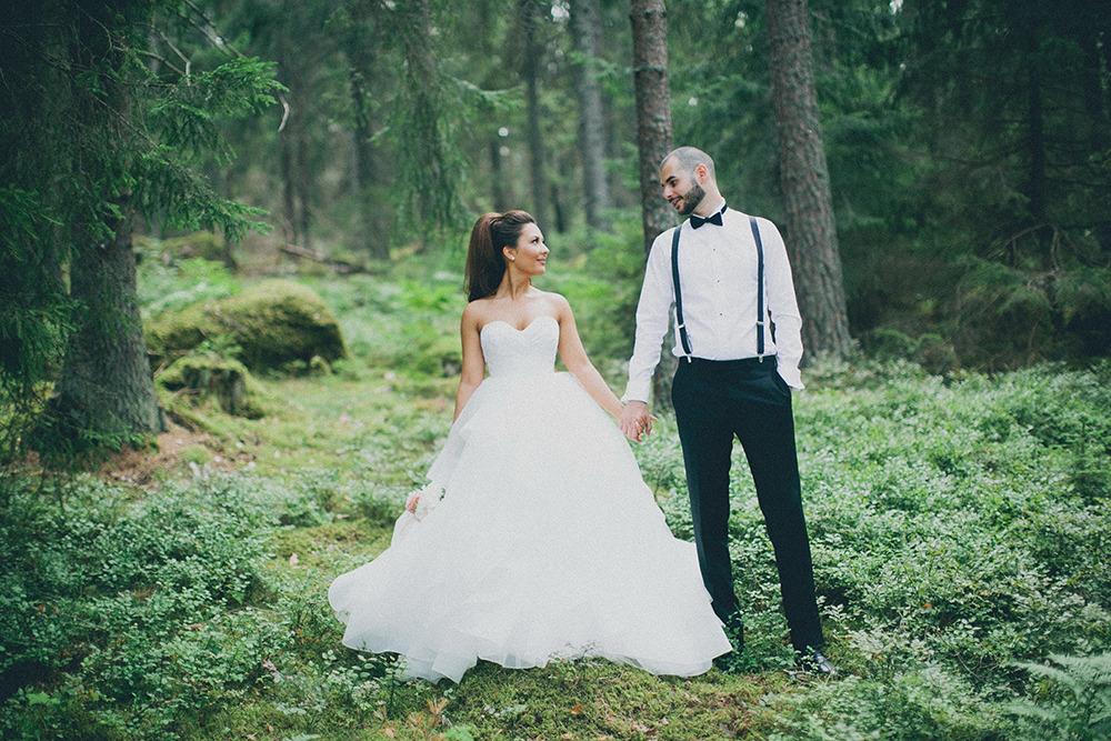 JunebugWeddings's tweet photo. Dreamy Stina Kase imagery and pretty pink styling in this #Swedish countryside #wedding → http://t.co/Qzk80WVMPO http://t.co/GdJr4QWGwg