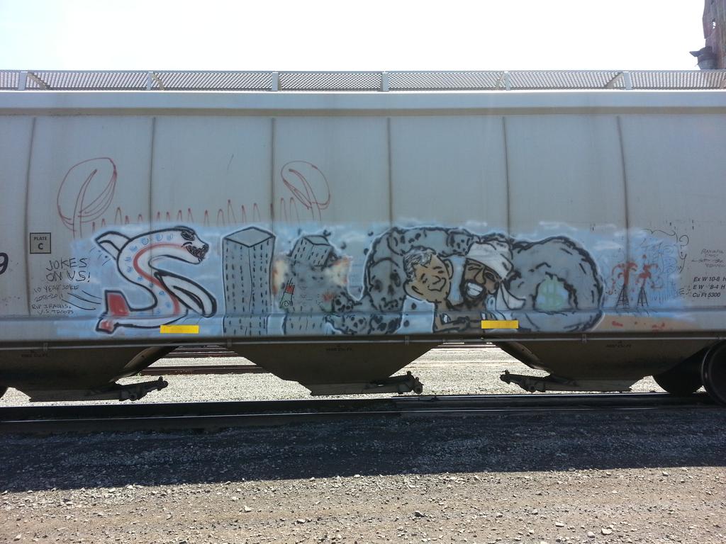 PurplePurrp's tweet photo. #SLUTO #BENCHING #FREIGHT #TRAINS #GRAFFITI #PHOTOGRAFFADDICT #PHONESNAP #ROLLINGTODAY #SPRAYBOMBING #ART #CN #CP http://t.co/324RXw2adp