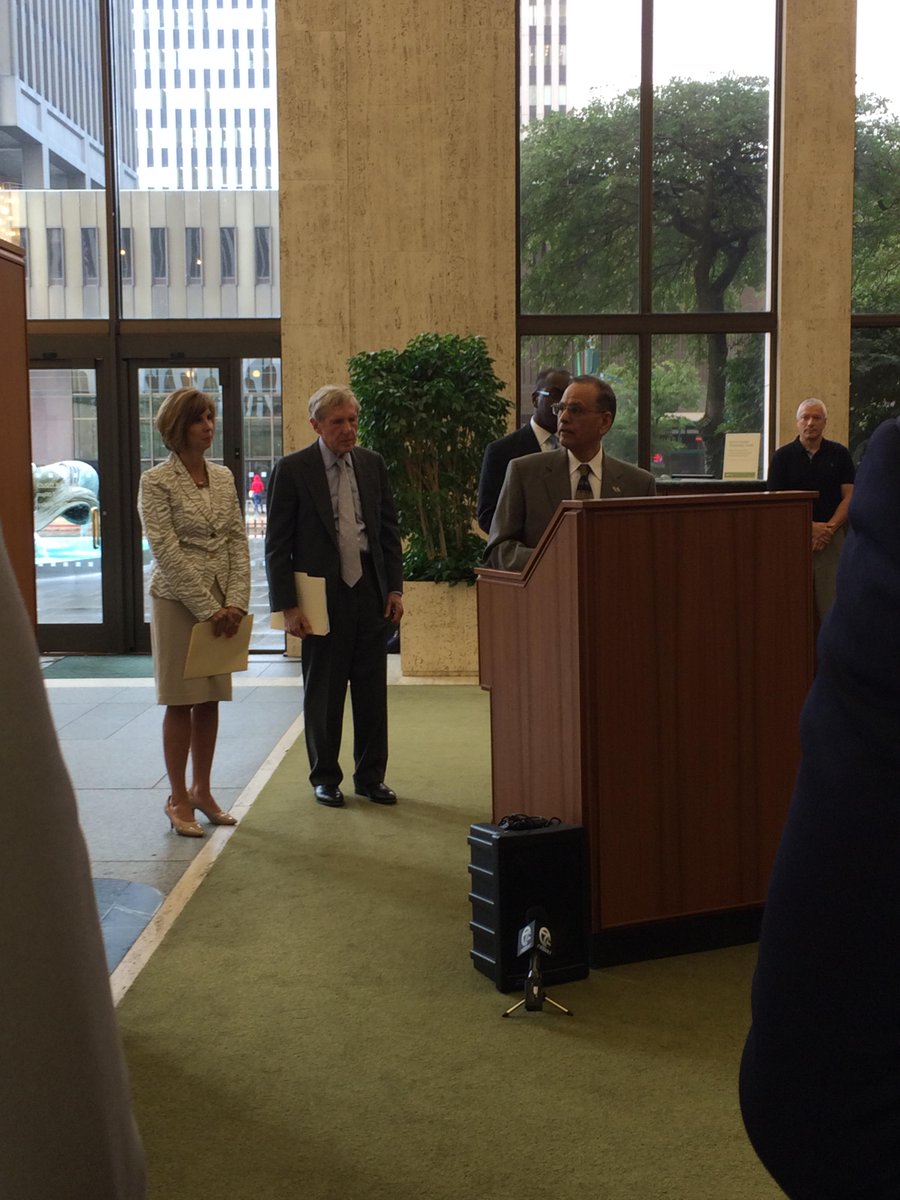 FreyElectric's tweet photo. Excited to be a part of the big #BuffaloConnect announcement today @MayorByronBrown @MandT_Bank @UBCommunity #Buffalo http://t.co/Xr9g47UCYP