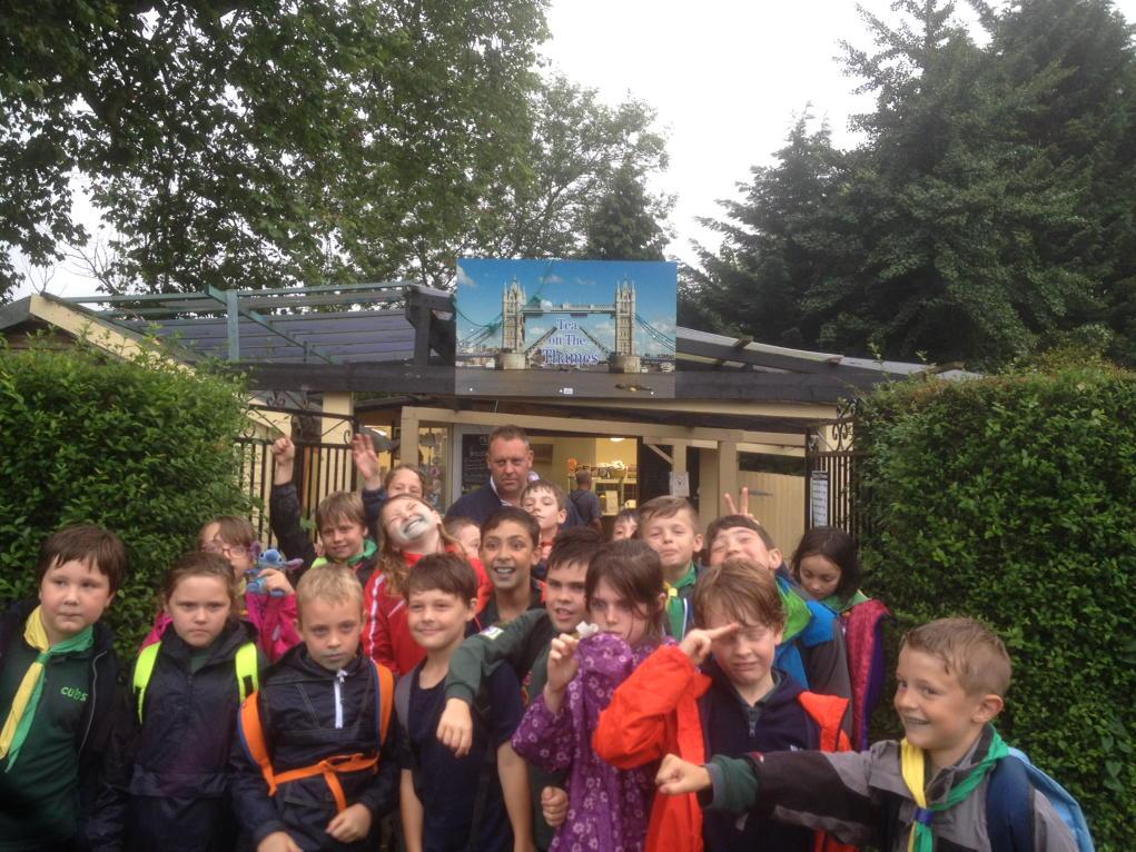 #storagehuntersuk @storagehuterss <a href="/maddox_natalie/">Nat M ♠️</a> @Janekp75 80th reading Cubs at the cafe donated drinks,ice cream