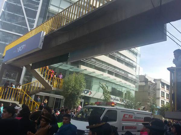 noticiasfides's tweet photo. Senamhi registra la "ráfaga de viento más fuerte" en #LaPaz. Una última emergencia fue en Obrajes Fotos:@kiske_one http://t.co/XPFJkvduJH