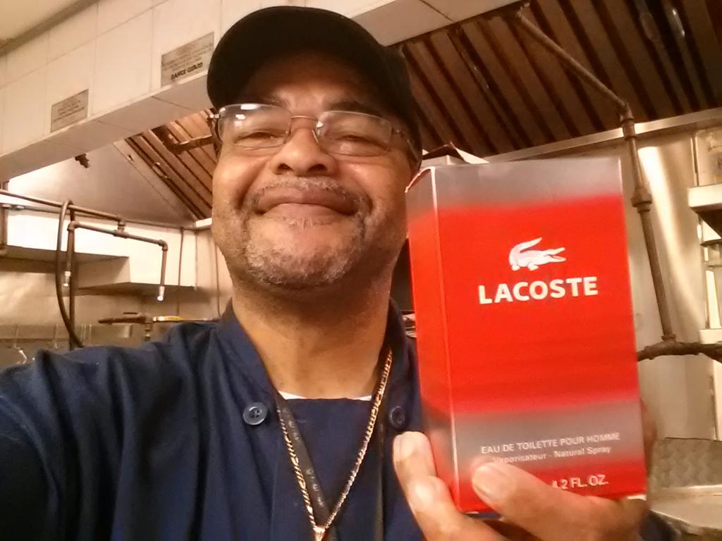 jeffreymcgee23's tweet photo. @QuiBids I always have something from #QuiBids even at work. I have to smell good on the way home! http://t.co/cruGHtyKoS
