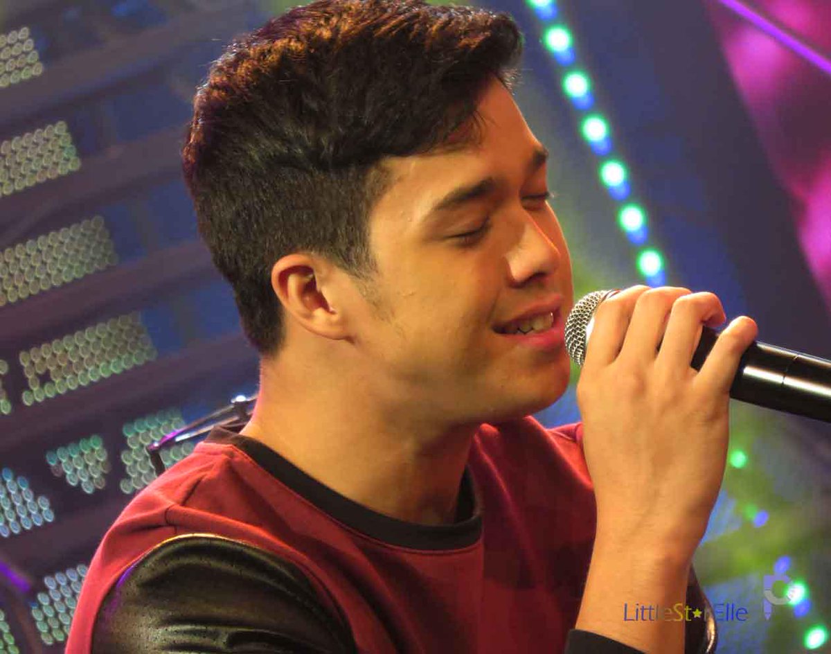 LittleStarElle's tweet photo. Acoustic prod @SuperElmo Love Me Harder #SASFunFunFun http://t.co/md8oI7iAA8