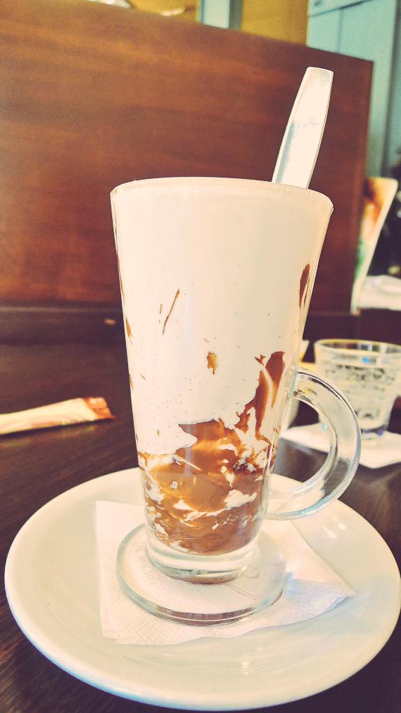RReinaPepiada's tweet photo. We are living in a chocolate submarine. #MODACULINARIA #TARDE http://t.co/ftW5ZCerlp