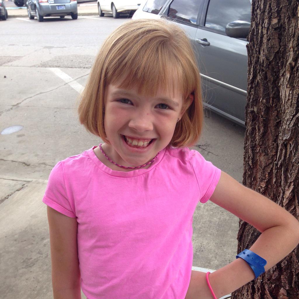 O2laurascheele's tweet photo. She's grown it out 2 yrs to donate &amp; cut it today Thank you for inspiration @Bella_Weems #futureowlette #wigsforkids http://t.co/KXJvMvXRDi