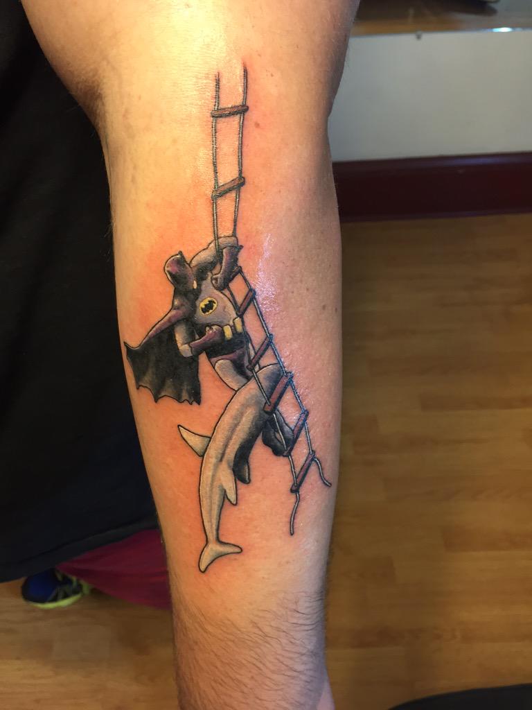 This Tattoo Comes For You 💀 🎨 Traditional art style done by bald_tattooer  on IG., image size:768x1024