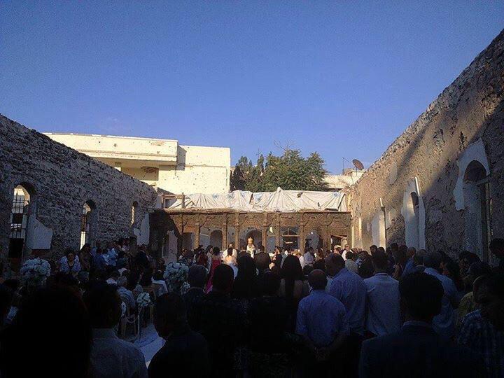 josephwillits's tweet image. More lovely photos of Fadi &amp;amp; Rana's wedding in #Homs' destroyed St George's church  #Syria