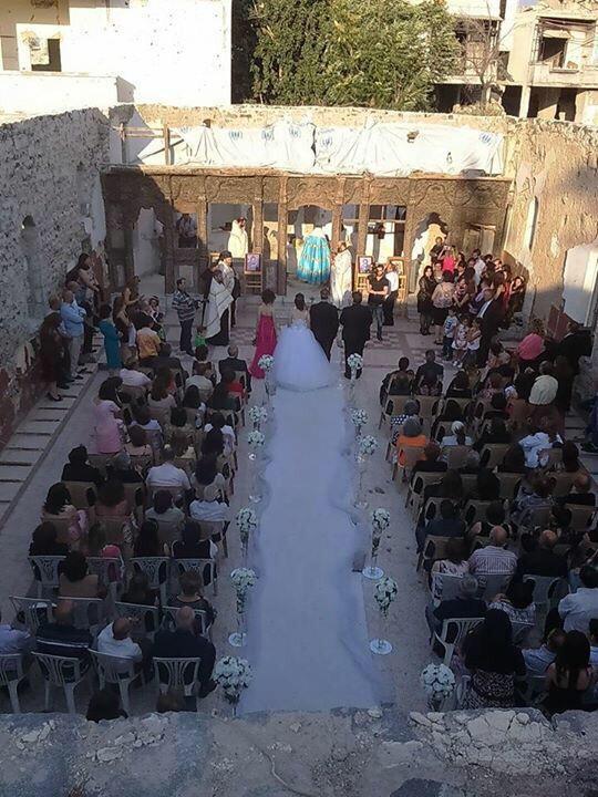 josephwillits's tweet image. More lovely photos of Fadi &amp;amp; Rana's wedding in #Homs' destroyed St George's church  #Syria