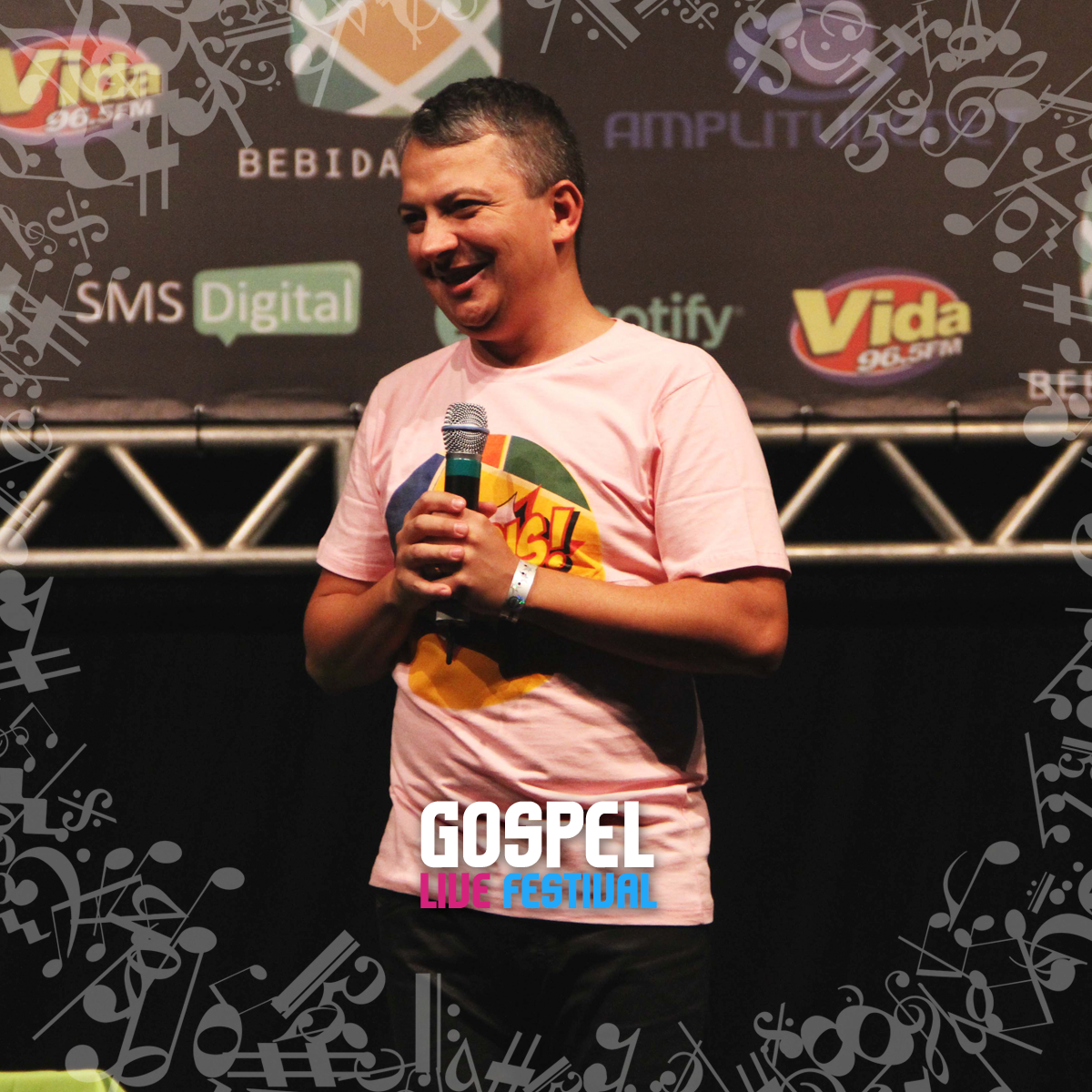 gospellivebr's tweet photo. O @prhudsonmeira foi um dos grandes nomes do #GospelLiveFestival​ ministrando a sua #MensagemDivertidaeInspirada. http://t.co/OfZKkJyAUk