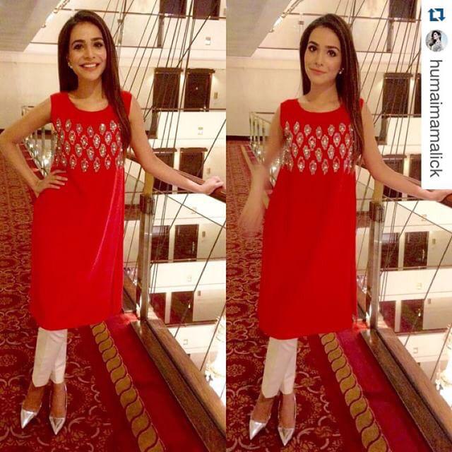 ZeeAflamTV's tweet photo. ما رأيكم بطلة النجمة #هومايما_مالك ، جميلة؟ أليس كذلك
#HumaimaMalick #DekhoMagarPyarSe promotions in #lahore city http://t.co/HI04dZB3FM