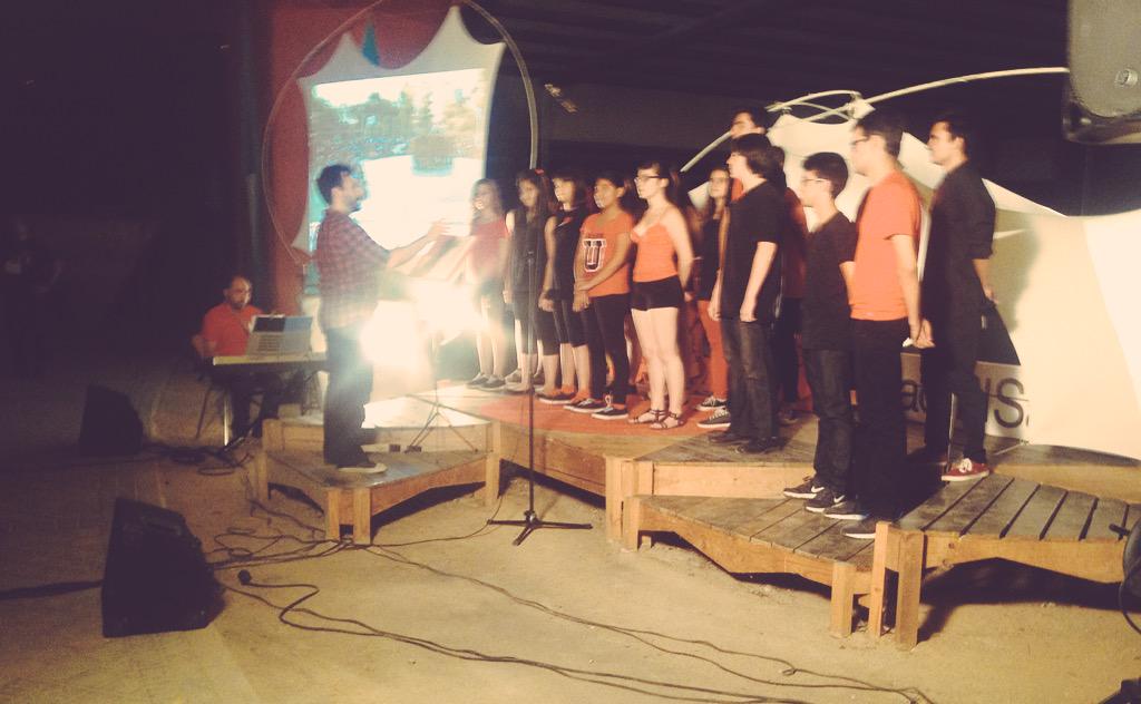 FMontemadrid's tweet photo. Y acabó el #TEDxMadridSalon con el Coro Juvenil Sagunto! #Autobarrios #CulturaBajoPuente @TEDxMadrid http://t.co/pWav9o13Zp