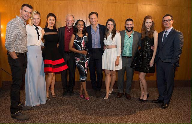 svnaasays's tweet image. When Tuesday nights feel like Thursday nights.. Because we've been waiting for this forever 🙌 #TableReadTuesday