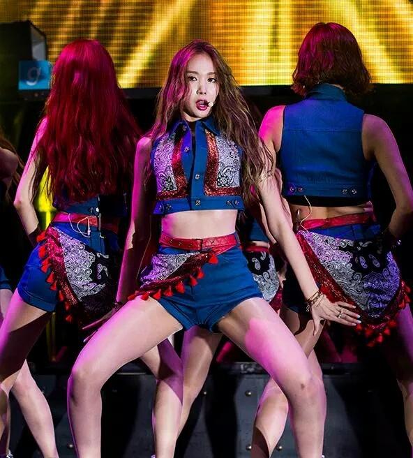 SistarInfluence's tweet photo. Nine muses shamelessly copying sistar's dasom swagger jagger outfit during sbs gayo http://t.co/2miQxirwms