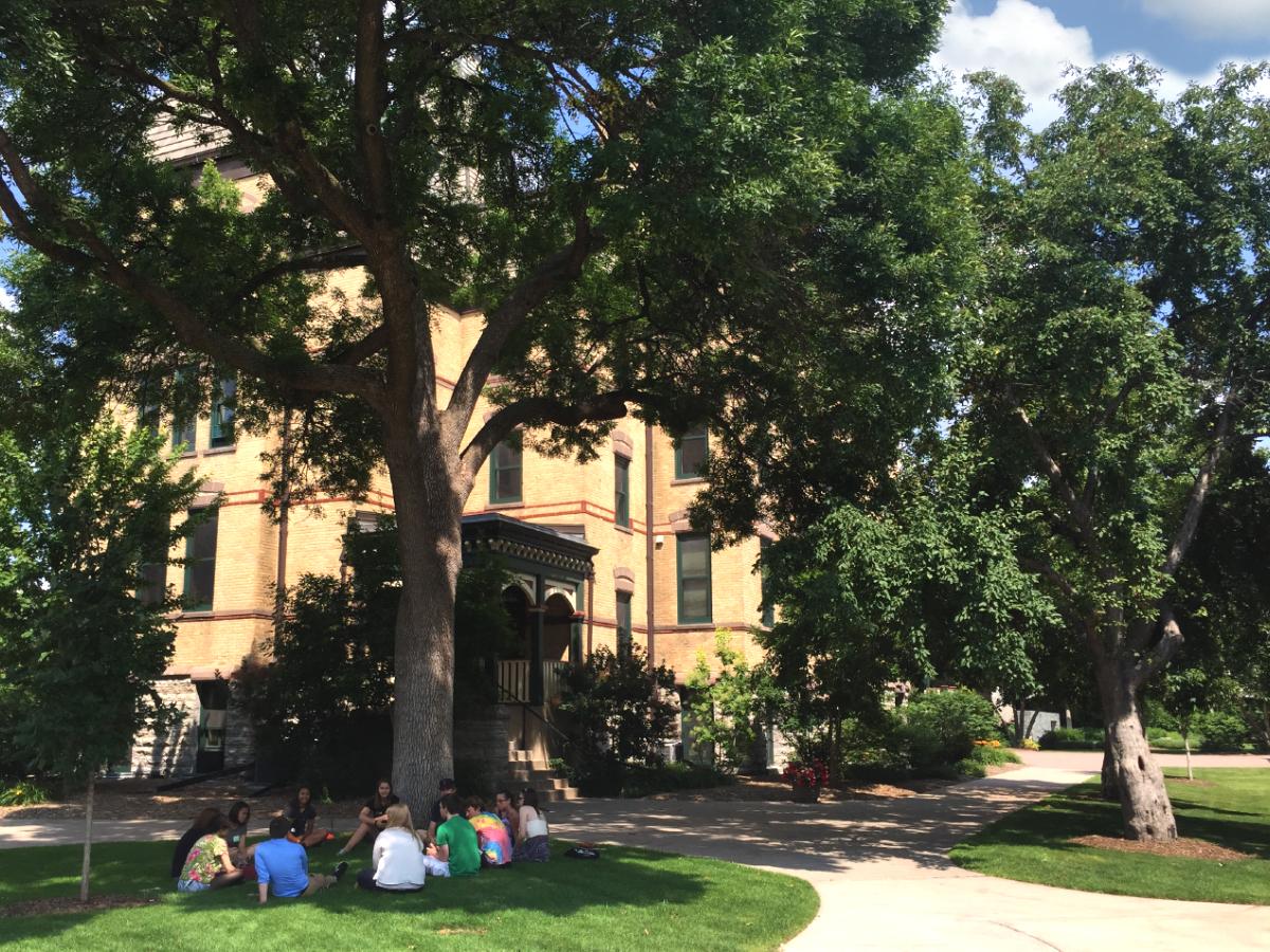 HamlineU's tweet photo. What a perfect day for Piper Preview. Many lifelong friendships got their start at Hamline orientation. #ImAPiper http://t.co/eoTDJRJlEi