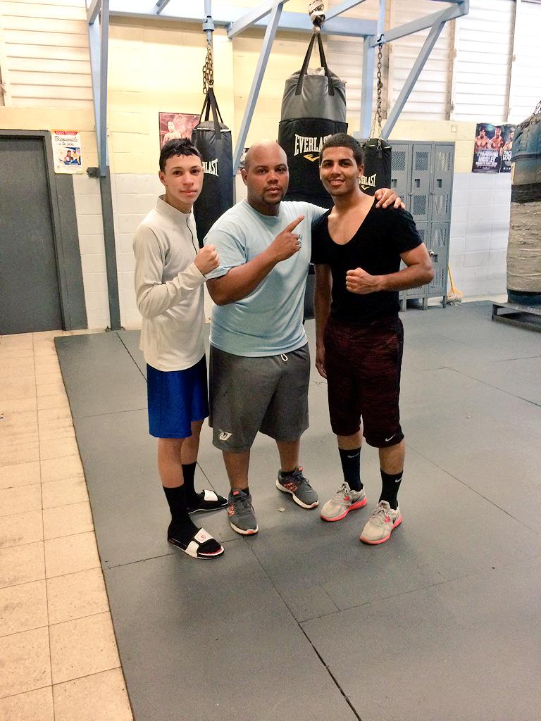 RJOficialPR's tweet photo. Entrenando 💪💪💪 antes que se acabe el año, hacemos 2 peleas💪👌 http://t.co/8Td6Lww6vq