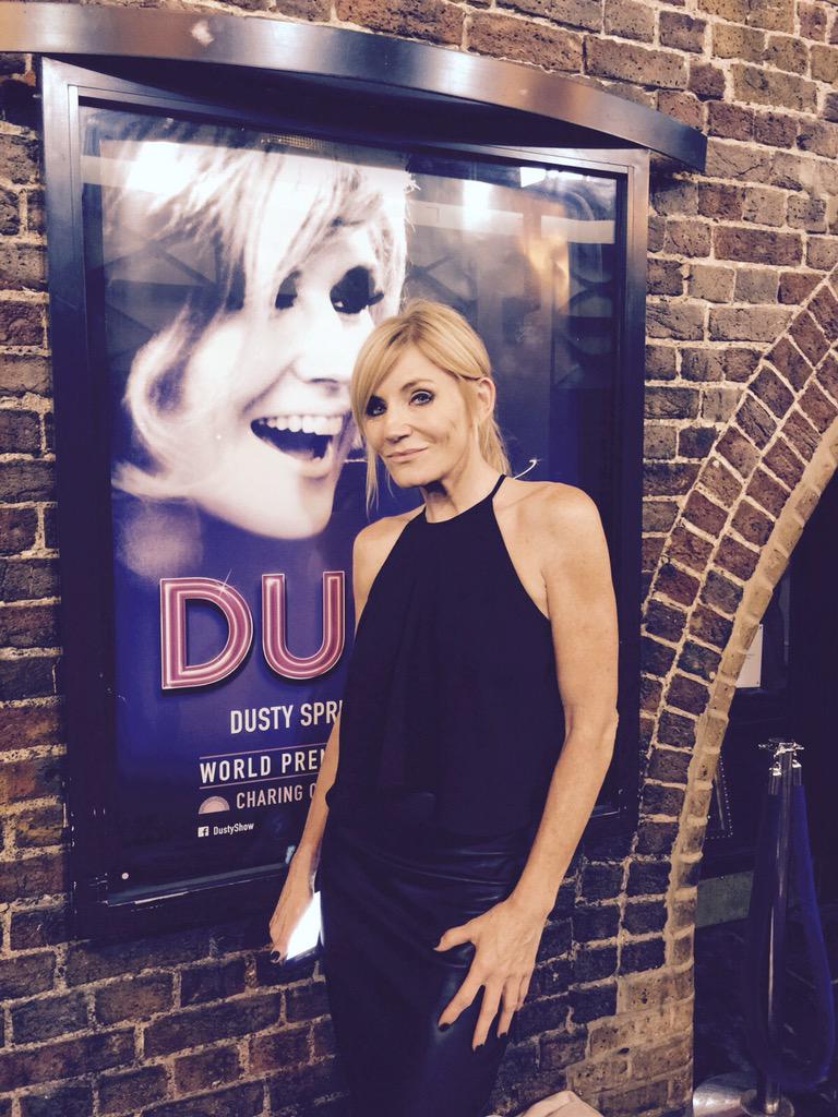 Redkaravan's tweet image. “@missmcollins: @dusty_show thank you really enjoyed it loved the holograms amazing ! X http://t.co/bc642ZEefu” #hologram