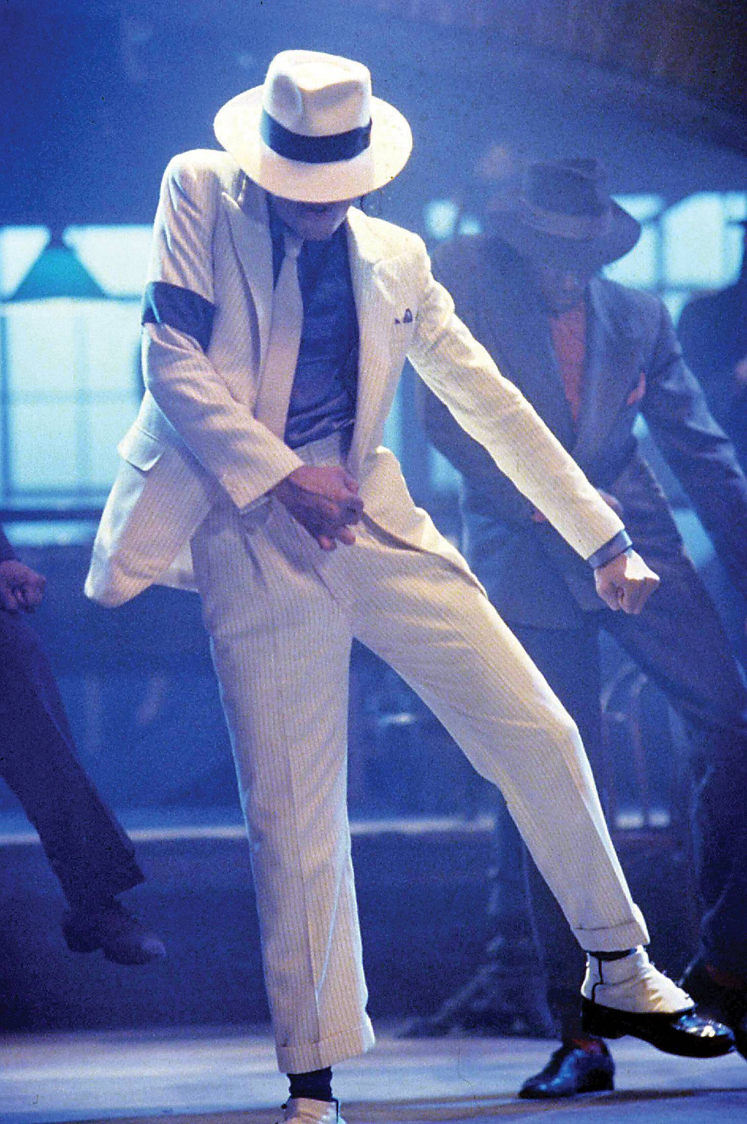 Curiosidades Michael Jackson on X Michael tambem iria performar Smooth Criminal na This Is It usando o traje completo que so foi usado no clipe http t 3dxg2sTteY X