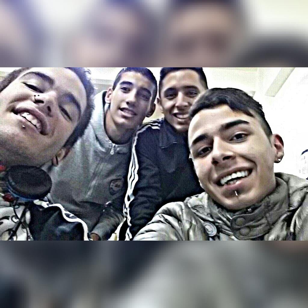 AguusMazza's tweet image. #squaredroid #la #banda 😝😜😋