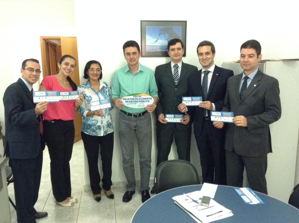 #PEC443já <a href="/saguasmoraes/">Saguas Moraes</a>: Com procuradores da AGU em Cuiabá. Reivindicando apoio às #PEC443 e 82.