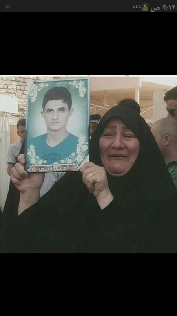 يبني أعـد أيـام وأنطر زفتـك
تـالـي صارتراب گبـرك حنتك😔
يمـه أفز بالليـل أنـوح لـوحشتـك
روحـي أخذهه ويـاك ماتفرح بعد😢