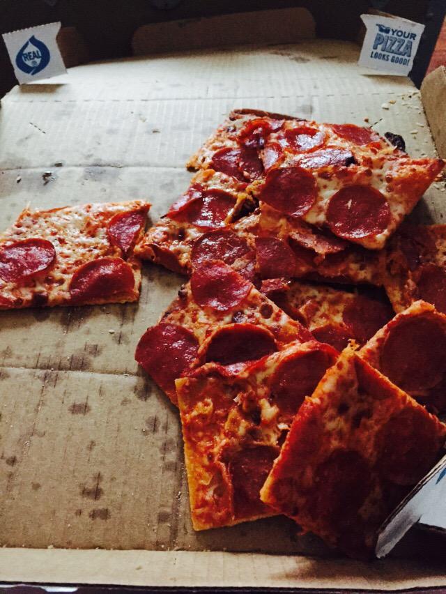 jen_lee22's tweet photo. Seriously @dominos I am really sick of getting my pizza delivered like this. Terrible way to get returning customers. http://t.co/wMPRRXE557