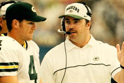 packers's tweet image. Brett Favre with some of his #Packers coaches.

#FavreWeek