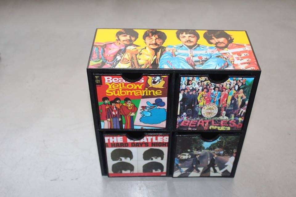 nusete's tweet photo. Feria Beatle. Sábado 15 a 18. Malabia 1077. Todo lo que siempre quisiste comprar con diseño beatle en un mismo lugar. http://t.co/0QNs6fqVvV