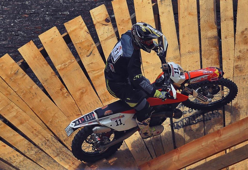 Lars Enockl at Romaniacs 2015 on the 2017 EXC/XCW 300. No sticker kit, very sneaky KTM!