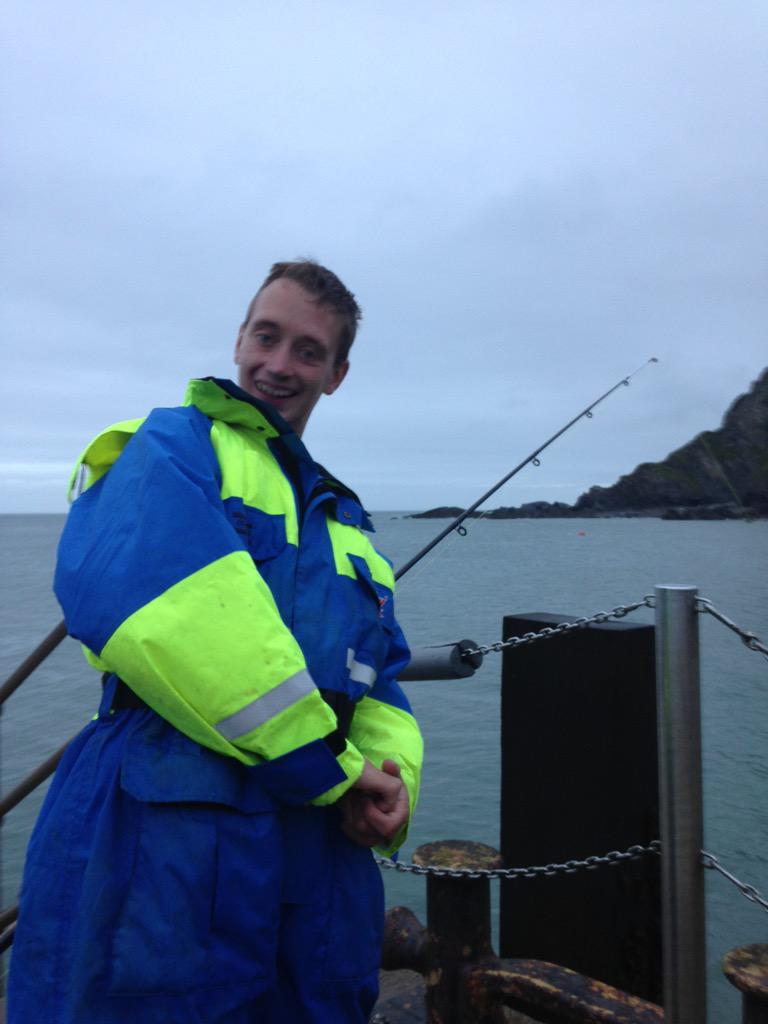 evojon234's tweet photo. Me and my best mate Sean sea fishing Monday night http://t.co/REzXXwxyS4