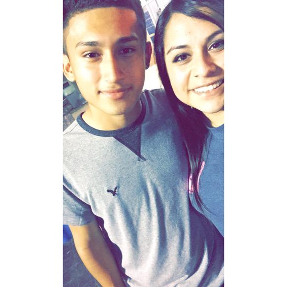 estephanielinac's tweet photo. #wcw 😛 #shefakeaf @RikardoDiaz4 #paquevayanydigan #estafea #peroyaque #puroGTO 😅🇲🇽 http://t.co/LKRxnzsVY1