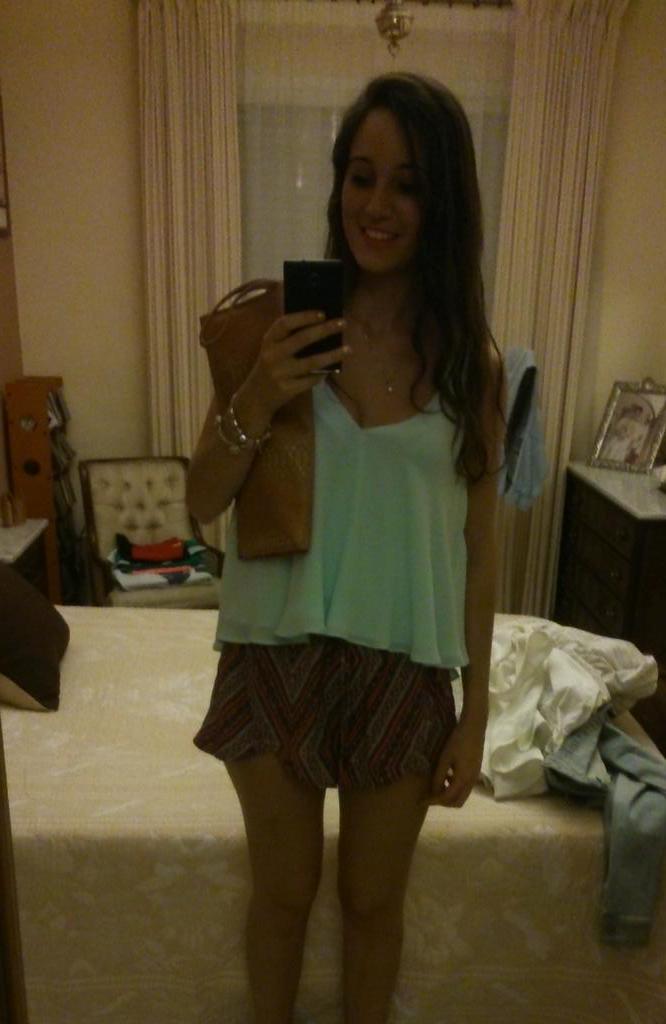 carmeenglez's tweet photo. Bonaniitttt @AnapMinguez #loveyou http://t.co/dQ5D82Q4Xj