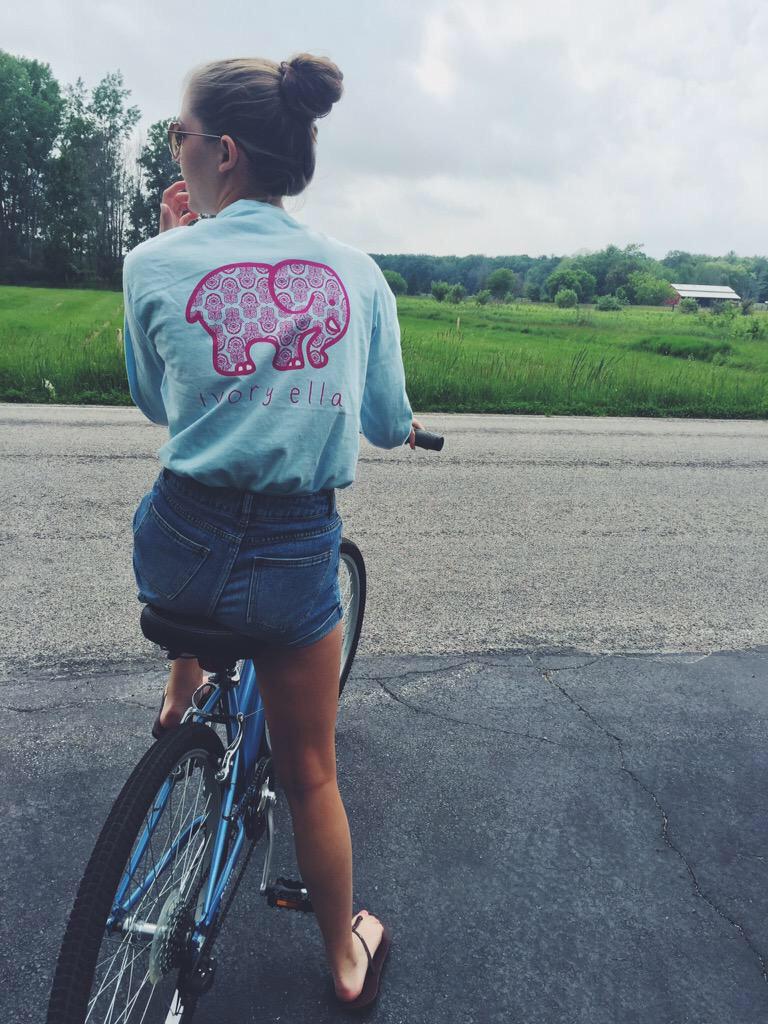 shopivoryella's tweet photo. Who's a fan of our Pocketed Sky Blue Hamsa Print shirts? ☺️☁️🐘💕💫 http://t.co/UygYqJN7IP