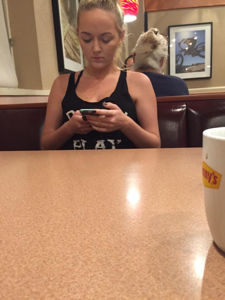 xoxoashleyadams's tweet photo. @perkydesan84 @irisrosexxx yes i work daily I have too but i take her out to dinner and share my sex toys #Sexties http://t.co/UM87u6Rtxt
