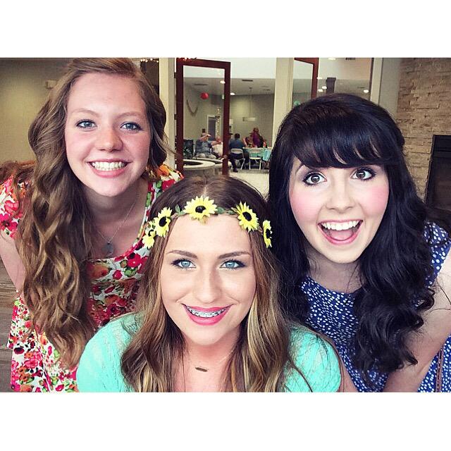 Kenzylynn_'s tweet photo. Congratulations to the best Grad evaaaaaaa!🎓 http://t.co/oUwnJzUHyN