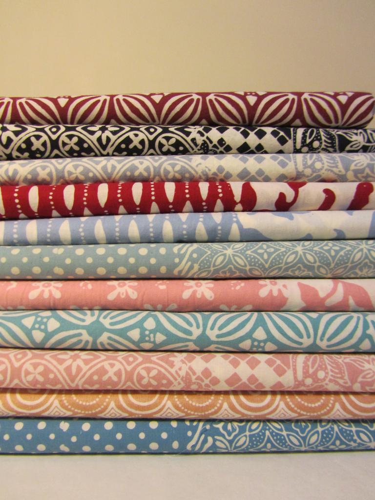 JSbatik's tweet image. Mari mari kita lestarikan budaya batik Indonesia 😊