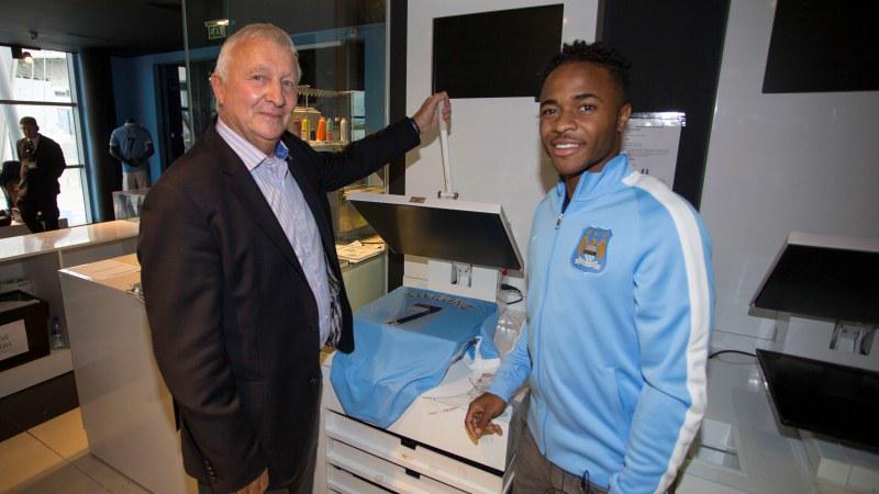 ManCity's tweet photo. First day at work - check out our @sterling31 gallery of his first hours as a #mcfc player

http://t.co/cvvTXkNfv7 http://t.co/gVTH6Fc5KH