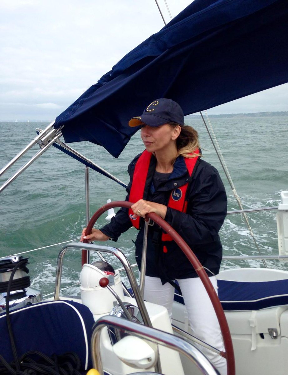 SeandaDesign's tweet image. Great day sailing with @Fairview #NewHomes on the #Solent last week!