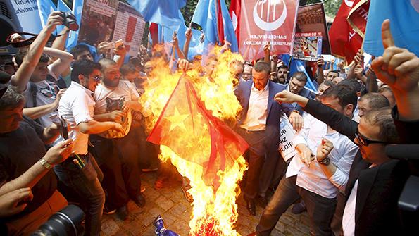 China reportedly banned Ramadan for ethnic Turks. This is how Turkey reacted econ.st/1Oajt99