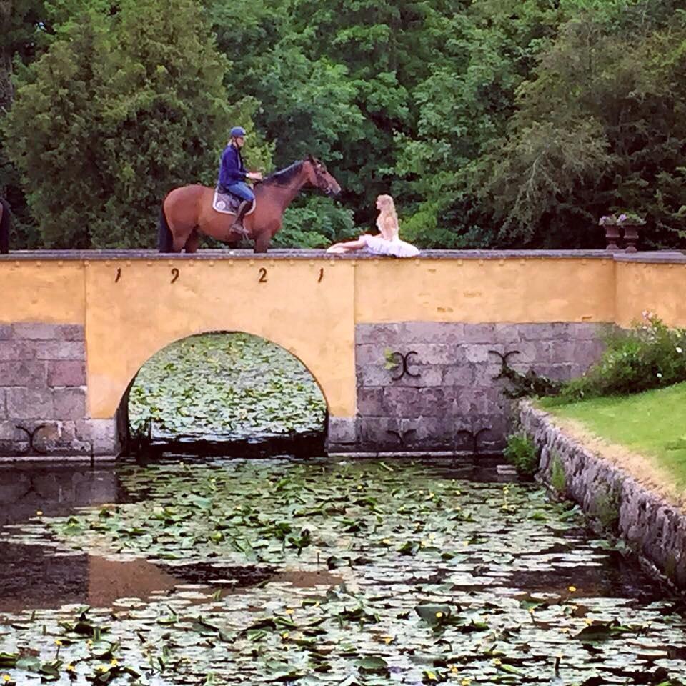 Captured by @xanderparish making friends in #Møllerup ! #VerdensBalletten #greatoutdoors