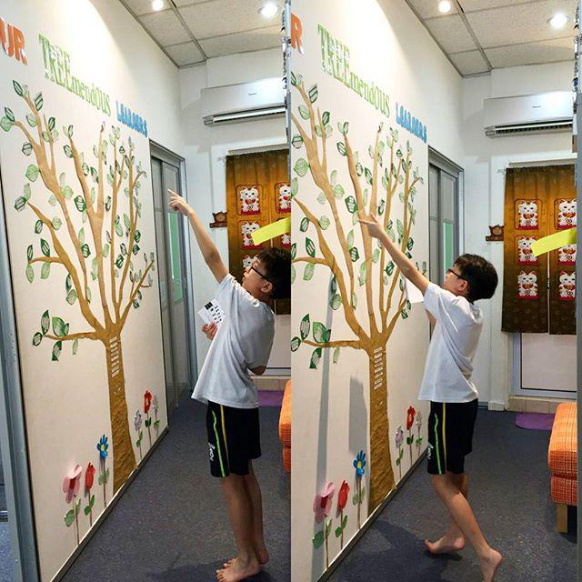 funlearners's tweet image. Counting the names on our FLS tree in an attempt to solve today&apos;s quiz.
#sgig #sg #funlear… ift.tt/1f2tSHs