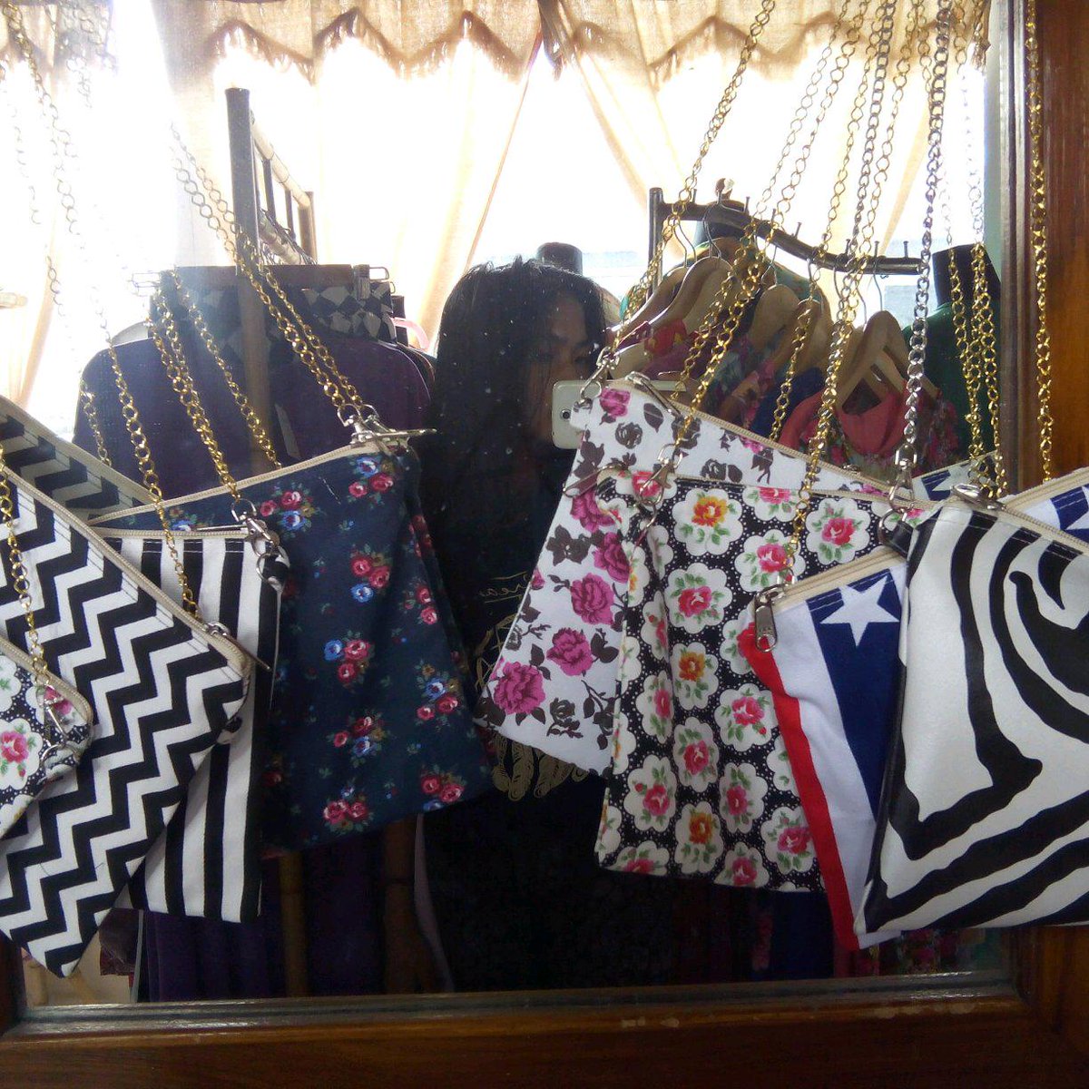 Sandiiagustin's tweet photo. Kebutik dulu 😍 http://t.co/crRLdfH67T