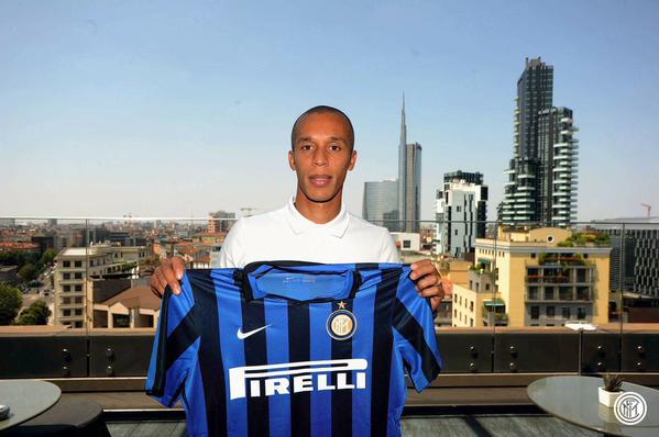 Come to Papa <a href="/miranda023/">Miranda</a> Hope the light guide you at Giuseppe Meazza, bring the club to the top level :) #FCIM