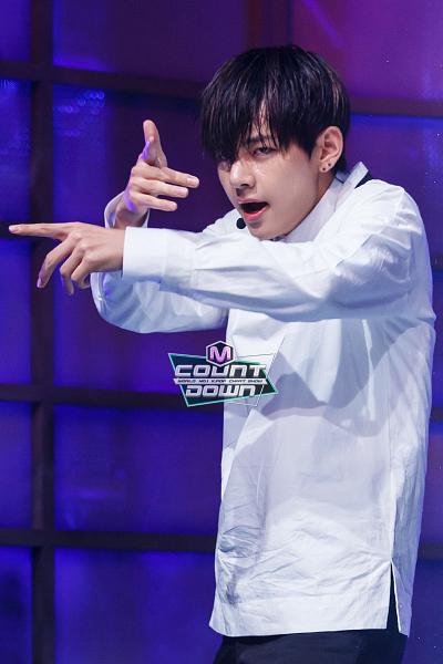 BTS A.R.M.Y tweet media