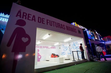 yo_dona's tweet photo. Nos encanta la iniciativa del festival @NOS_Alive: un área para #embarazadas http://t.co/edJYRAITeI http://t.co/hDzzs4Ha6U